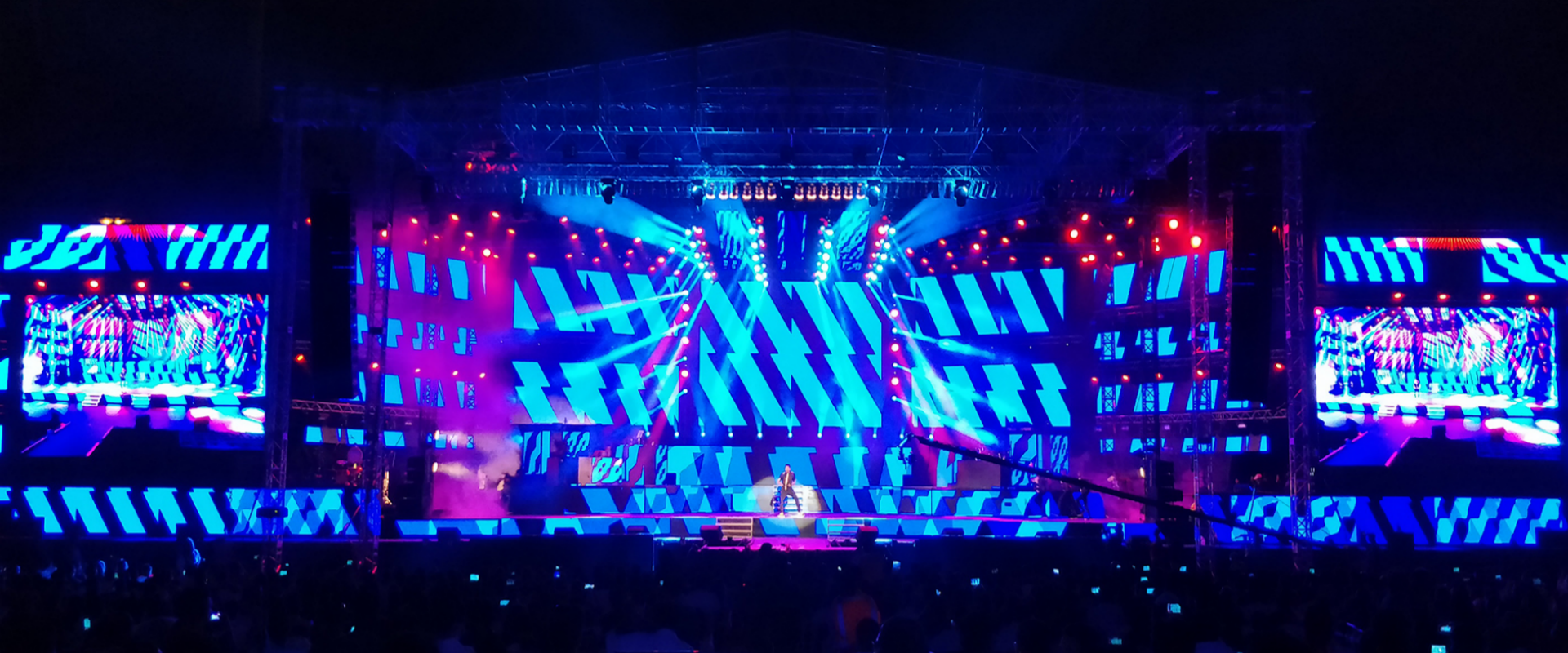 DOOH (Digital Out-of-Home) LED Display Solution