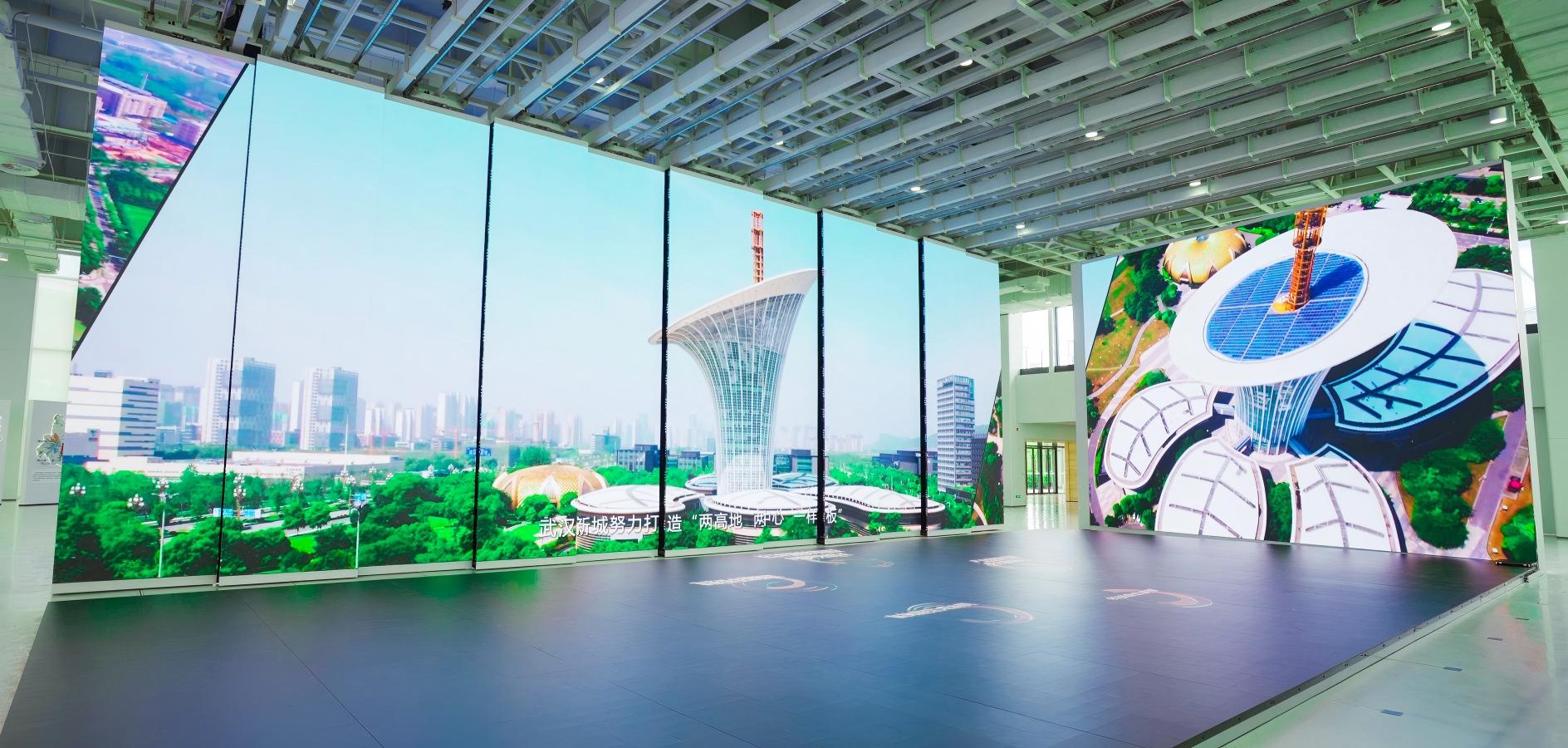 DOOH (Digital Out-of-Home) LED Display Solution